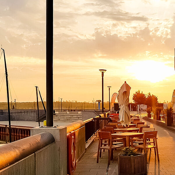 Leipziger Neuseenland Zwenkauer See Hafen Promenade