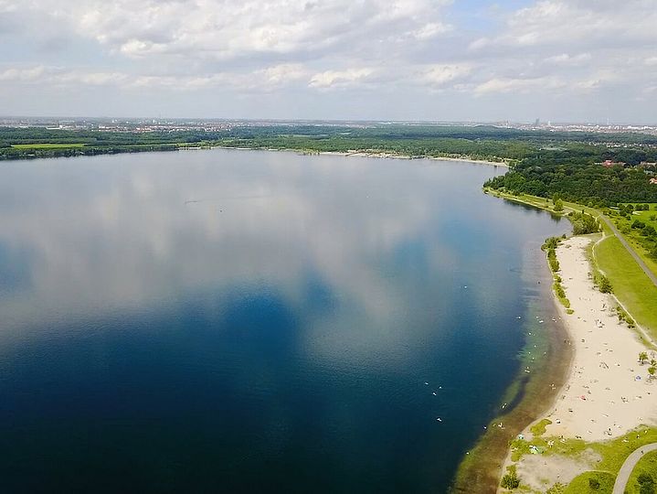 Luftaufnahme Strand am Cospudener See
