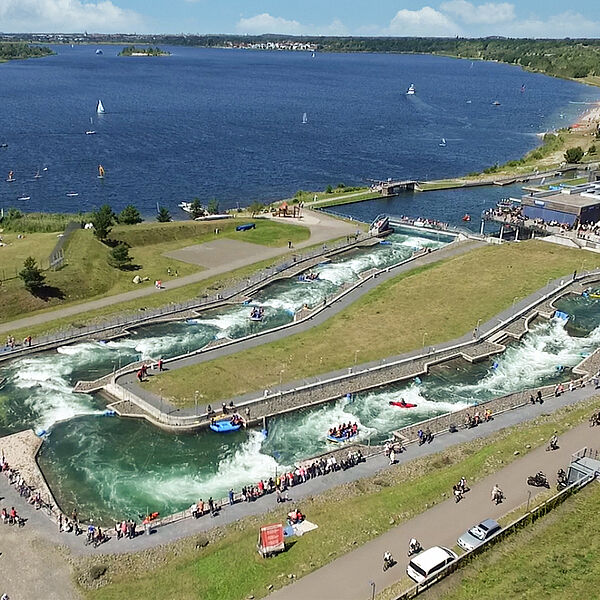 Luftaufnahme von der Wildwasserbahn 
