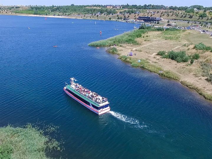 Personenschiff auf dem Markkleeberger See
