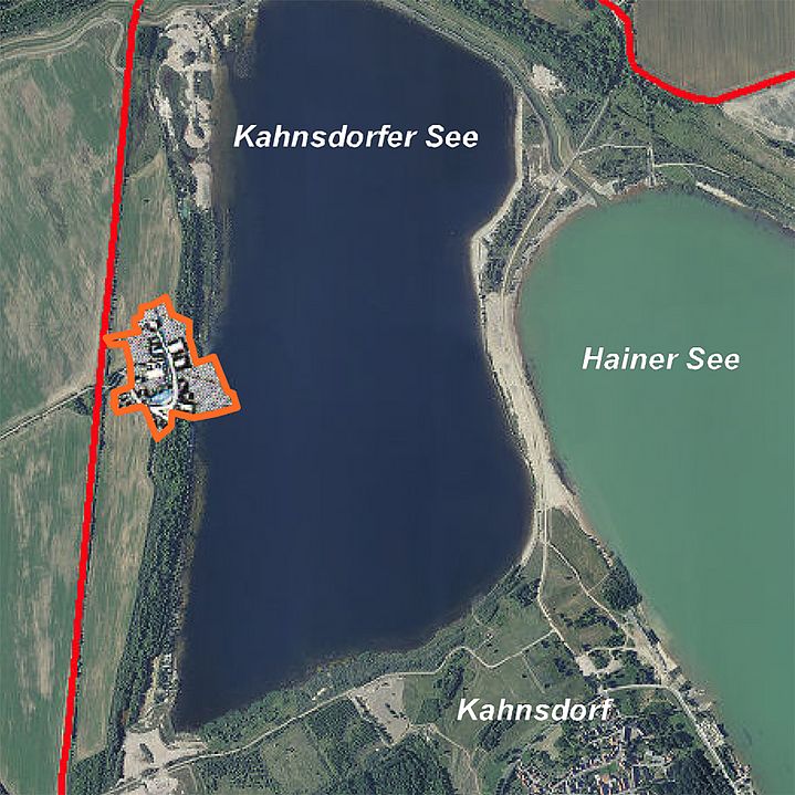Luftbild vom Kahnsdorfer See. In der Mitte des Westufers ist ein Kartenausschnitt von Treppendorf hineinmontiert.