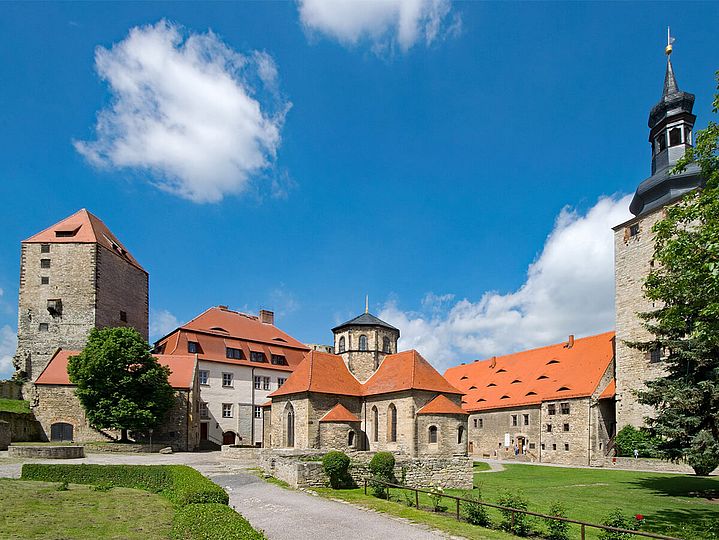 Die FilmBurg Querfurt im Sommer.