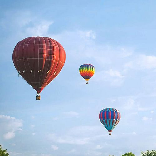 TRAUMHAFTE AUSSICHT VOM BALLON 300 Meter Stille. Darunter: Seen, Wälder, eine einzigartige Kulturlandschaft aus...