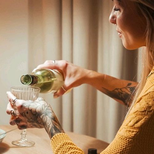 KÜRBIS UND KUSCHELN Wenn draußen der Herbstwind weht, wird’s drinnen erst richtig gemütlich. In unseren kuscheligen...