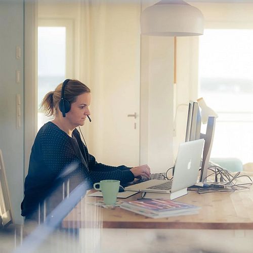 BUSINESS – BUT UNUSUAL Du brauchst echte Ruhe fürs Arbeiten – und einen Tapetenwechsel? In den Ferienwohnungen vom HAUS...