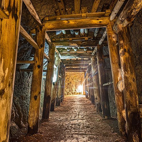 ABENTEUER UNTER DER ERDE In Geithain warten unterirdische Gänge aus dem Mittelalter auf euren Besuch. Sie gehören zum...