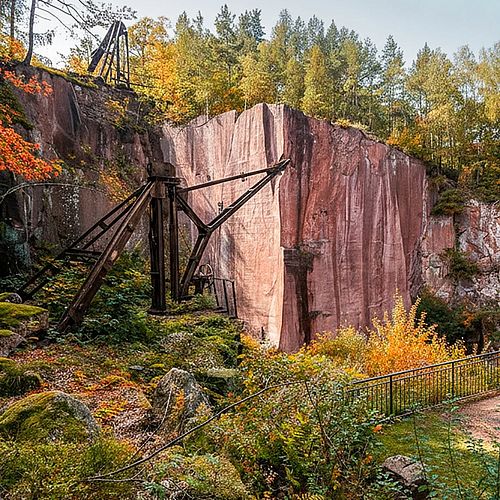 VOGESEN IN SACHSEN Rote Felsen und grandiose Aussicht! Die Landschaft im Geopark Porphyrland bietet gleich drei...